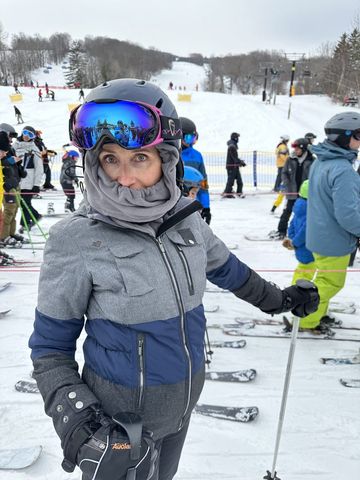 Anfisa skiing